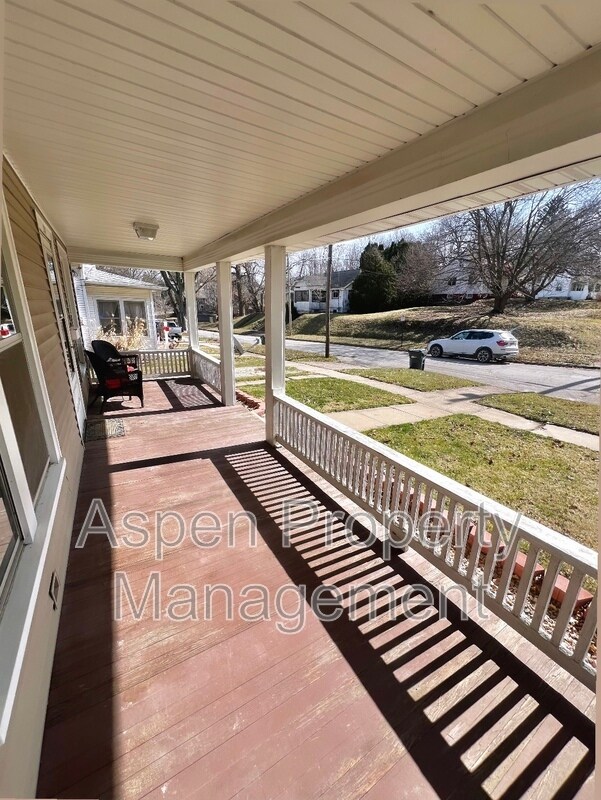 Foto del edificio - 230 Lewis St