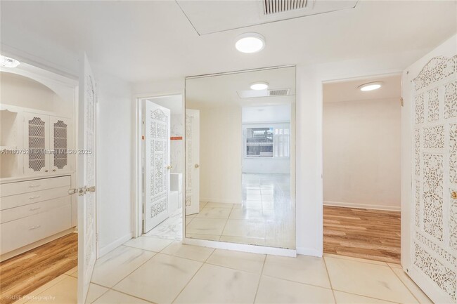 Building Photo - 5255 Collins Ave