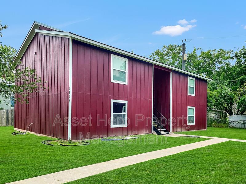 Primary Photo - 1504 Alpine Cir