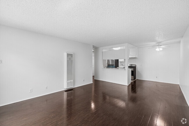 1BR, 1BA - 750SF - Living Room - Riata at Canoga