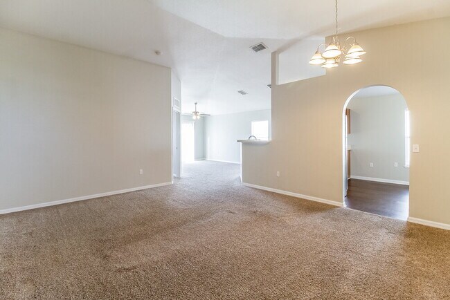 Building Photo - 433 Hammerstone Ave