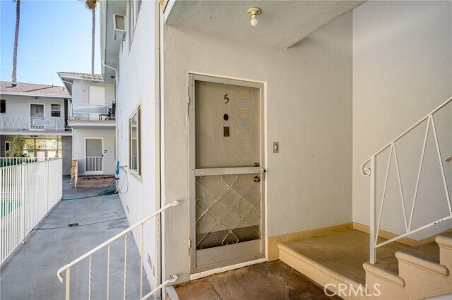 Foto del edificio - 7969 Norton Ave