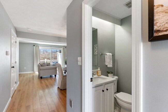 Foto del edificio - 320 Newbury St