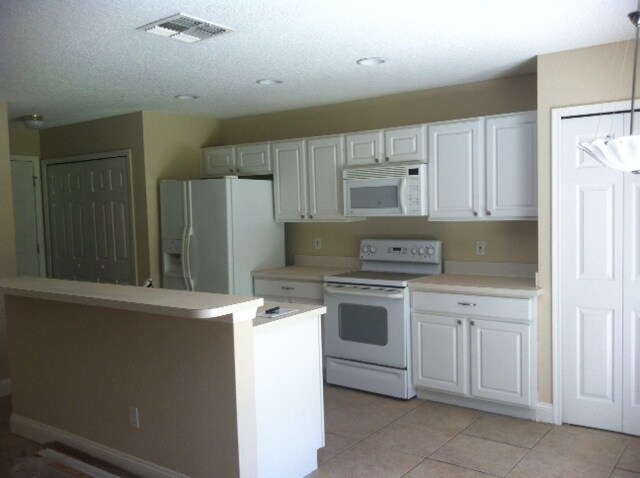 Building Photo - 2 Story home in Stone Forest