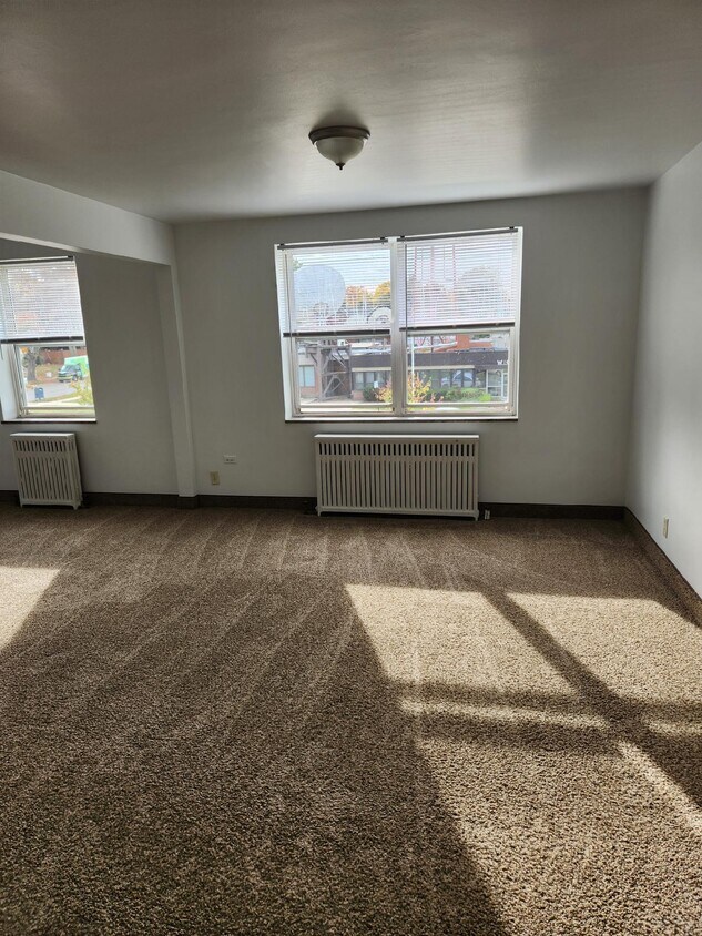 Livingroom - 3535 State St