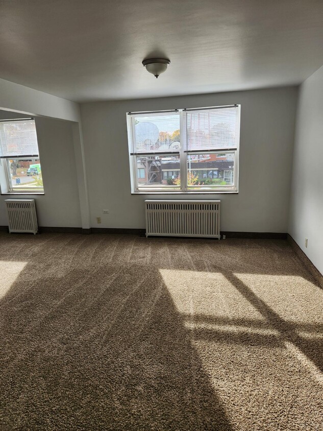 Livingroom - 3535 State St