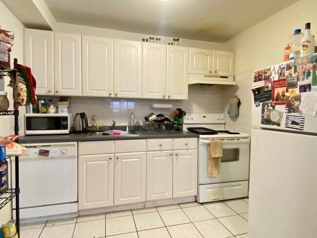 Building Photo - 6 Griggs Pl