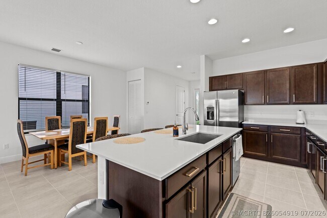 Building Photo - 16462 Sea Turtle Pl