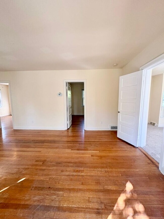 Foto del edificio - 4541 Fairfield Dr