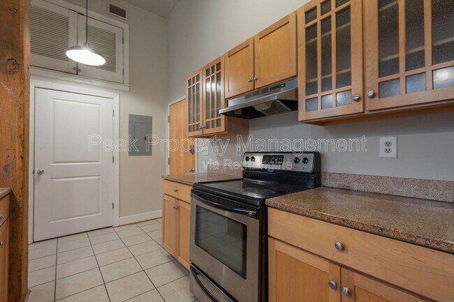 Building Photo - 801 Hinton St