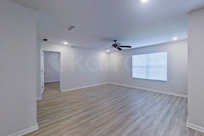 Building Photo - 132 Swallowtail Ln