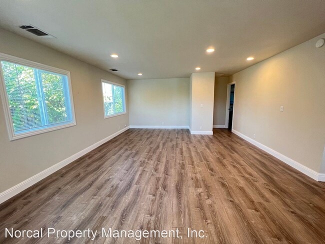 Building Photo - 3 br, 2 bath House - 4615 Armour Dr