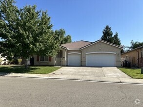 Building Photo - 2555 Crestmore Cir