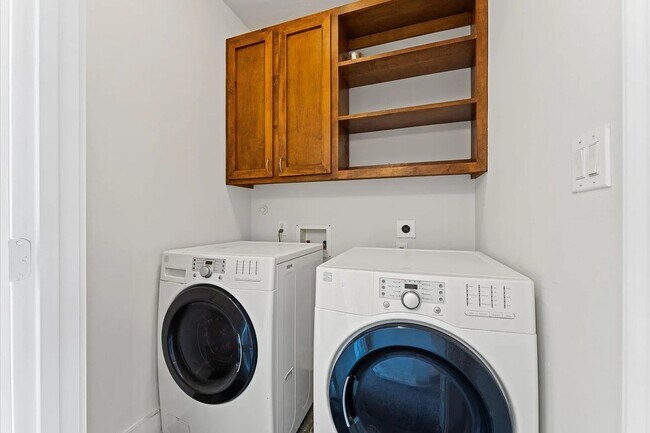 Foto del edificio - Stylish 3BR Townhome in Houston