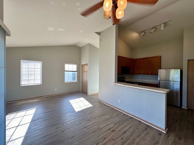 Building Photo - VERY NICE AND NEUTRAL, SECOND FLOOR CONDO,...