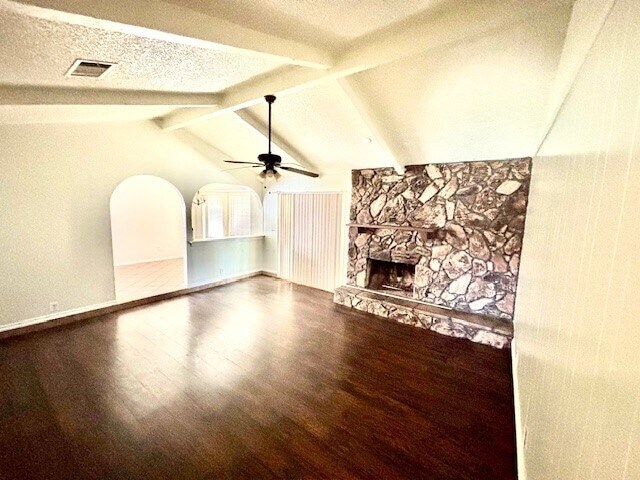 Building Photo - 2304 Vineyard Dr