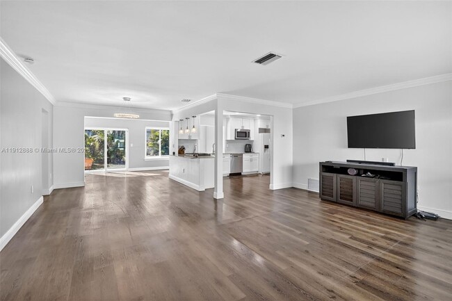 Building Photo - 7920 Alhambra Blvd