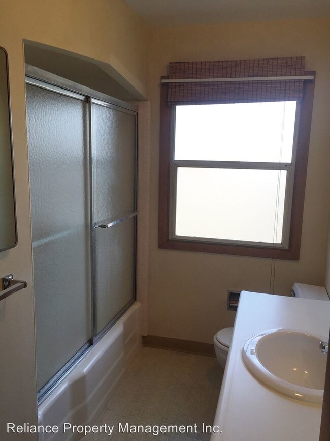 Foto del edificio - 328 NE 52nd Ave