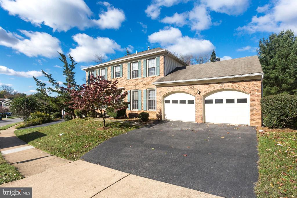 Primary Photo - 2100 Robin Way Ct
