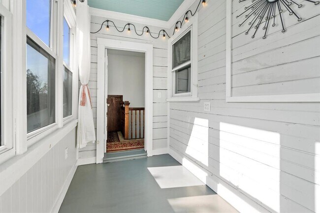 Private enclosed porch - 33 Krakow Ave