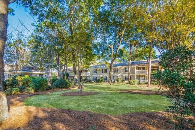 Building Photo - Woodcliff