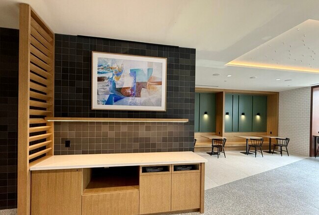 Photo du bâtiment - 2495 Eglinton Av W