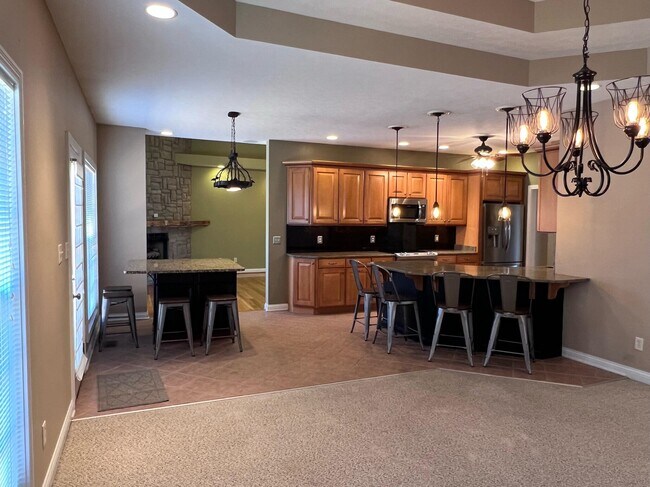 Building Photo - 212 Lakeside Dr