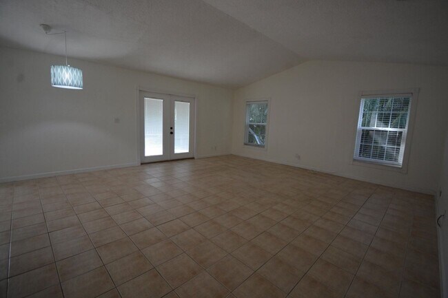 Foto del edificio - 1379 Pinetta Cir