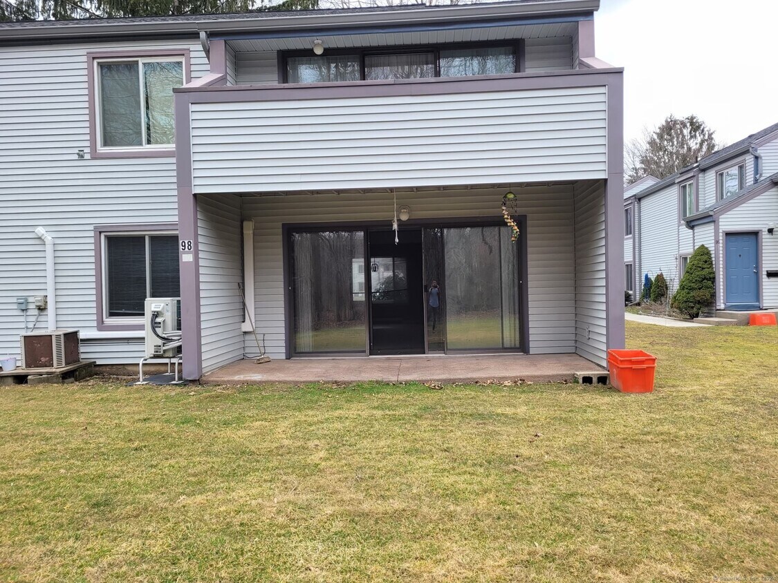 Primary Photo - 97 Candlewood Dr