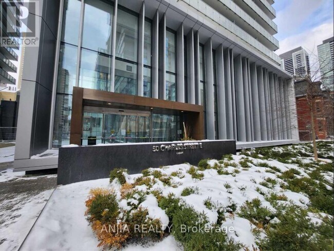 Photo du bâtiment - 50 Charles St E