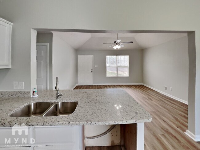 Foto del edificio - 4271 Wagon Trail Cove