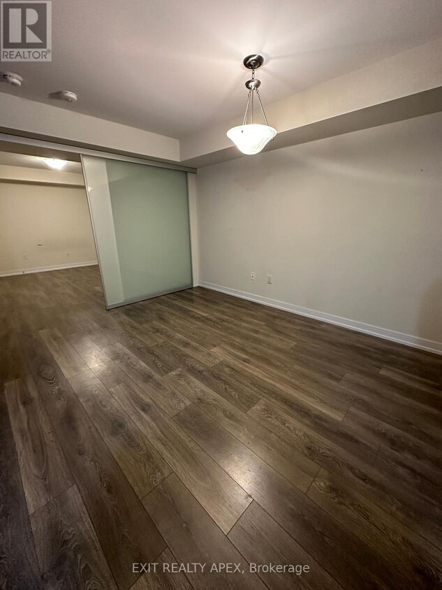 Photo principale - 2355-2355 Sheppard Ave W