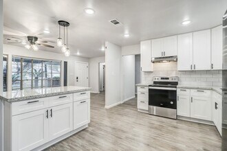 Building Photo - 8618 Flossie Mae St