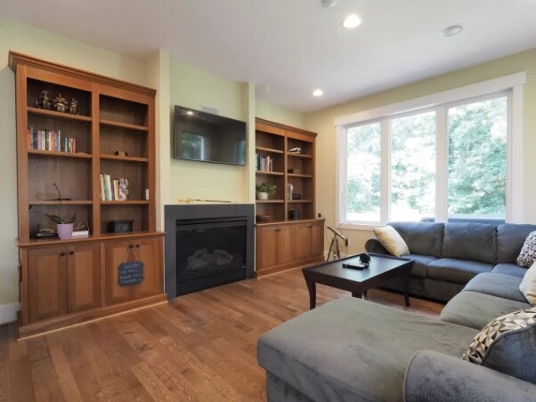 Primary Photo - 49 Silopanna Rd