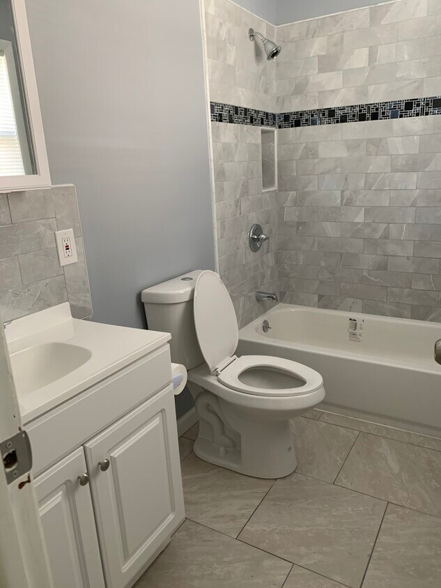 Primary Photo - 51 Halstead St