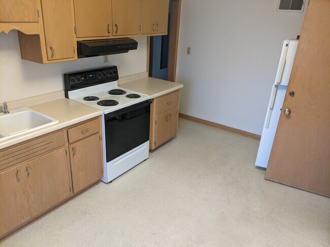 Foto del edificio - 12210 W North Ave