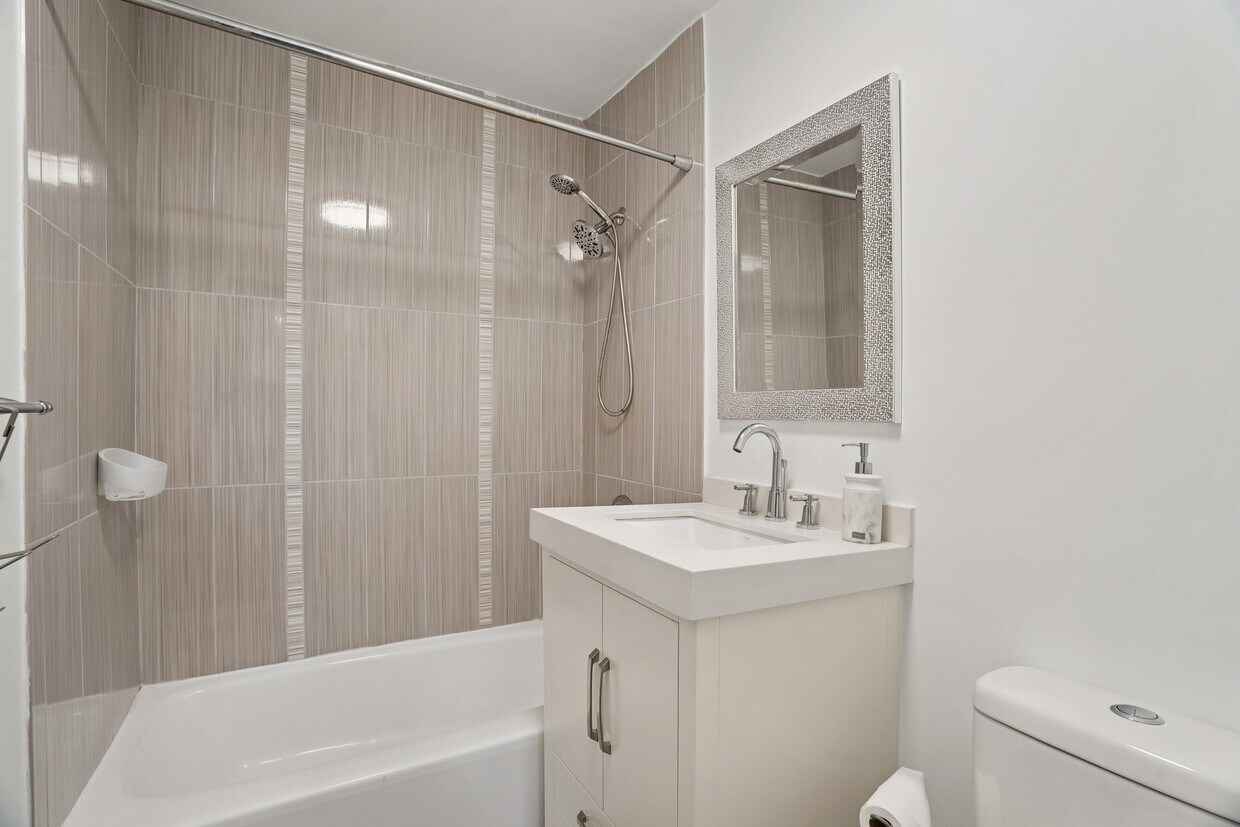 Foto principal - 1111 River Rd