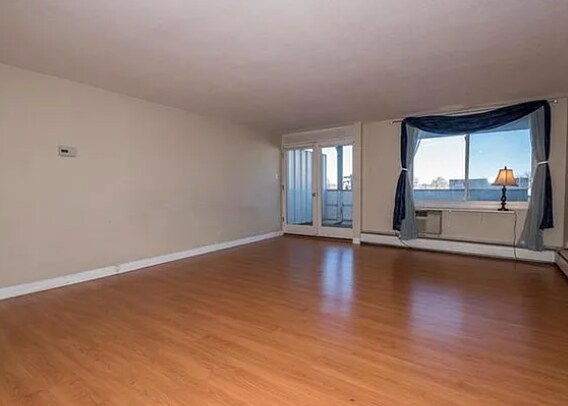 Foto del edificio - 1029 E 8th Ave