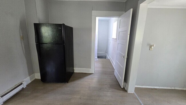 Foto del edificio - 2 Bed/1 Bath - Spacious Living Room, Detac...
