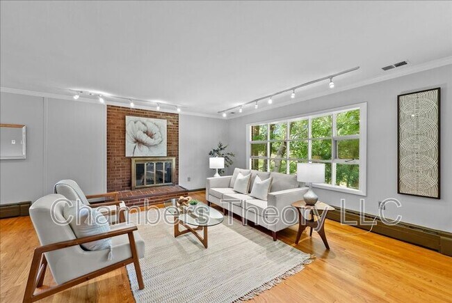 Foto del edificio - 3035 Hazelton St