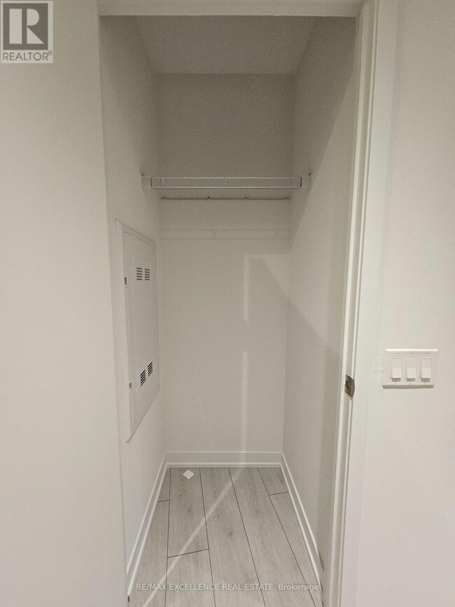 Building Photo - 39 Mary St