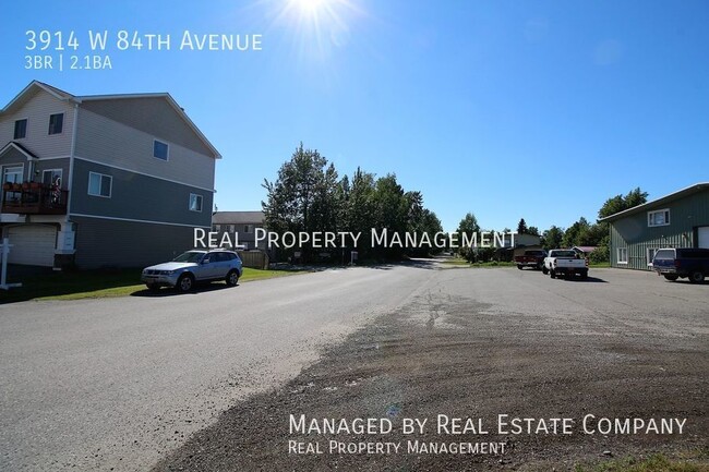 Building Photo - Sand Lake Luxury Townhome with Two Car Garage
