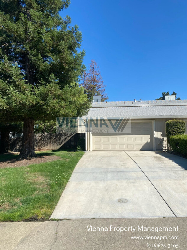 Primary Photo - 6035 Woodside Dr