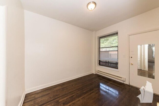 Foto del edificio - 1 bedroom in Chicago IL 60657