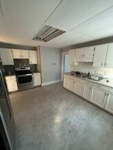 Building Photo - 25 Lenox St