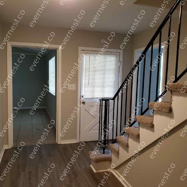 Building Photo - 1217 Foxhill Dr