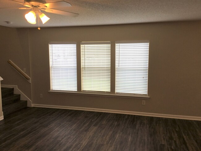 Building Photo - 8937 Redtail Drive