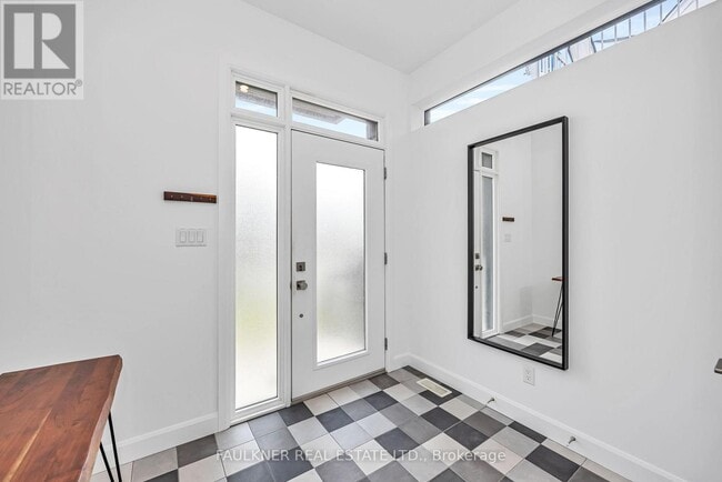 Photo du bâtiment - A - 141 COLUMBUS Ave