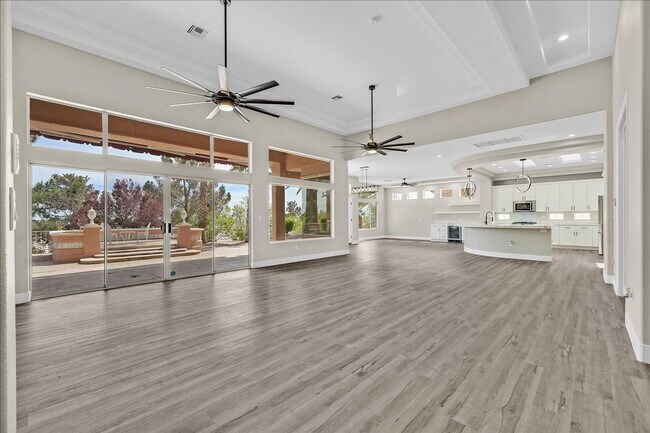 Foto del edificio - Sun City Summerlin with Strip Views