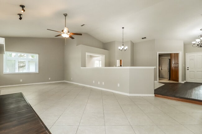 Building Photo - 8807 Wellesly Ct